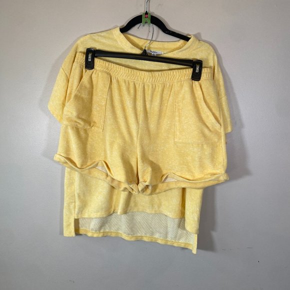 Roudelain Other - NWT Roudelain Terry Cloth Yellow Shirt & Shorts Pajama Set